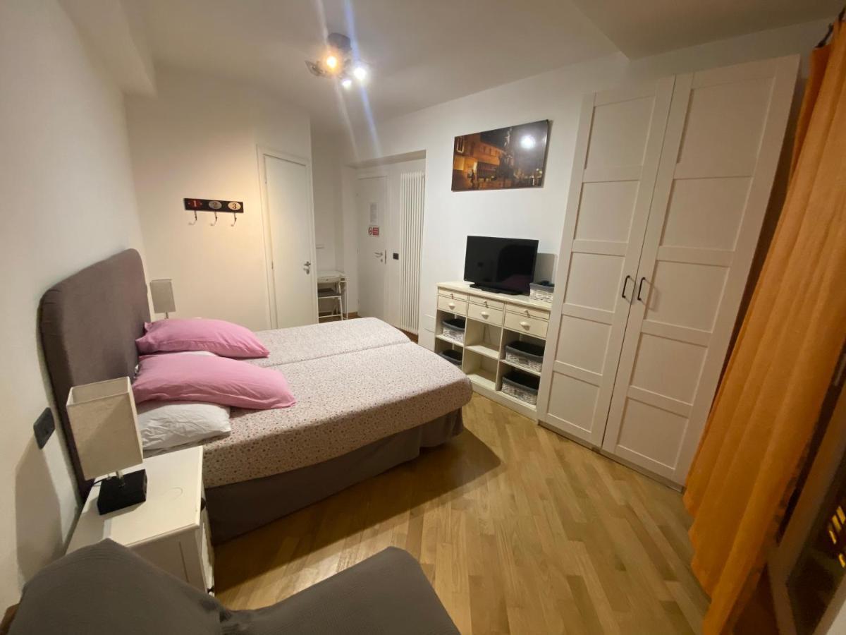 B&B And Home La Piazzetta Della Pioggia Болонья Экстерьер фото