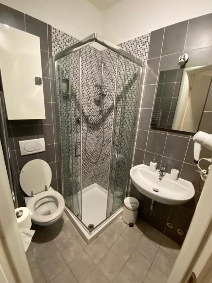 B&B And Home La Piazzetta Della Pioggia Болонья Экстерьер фото