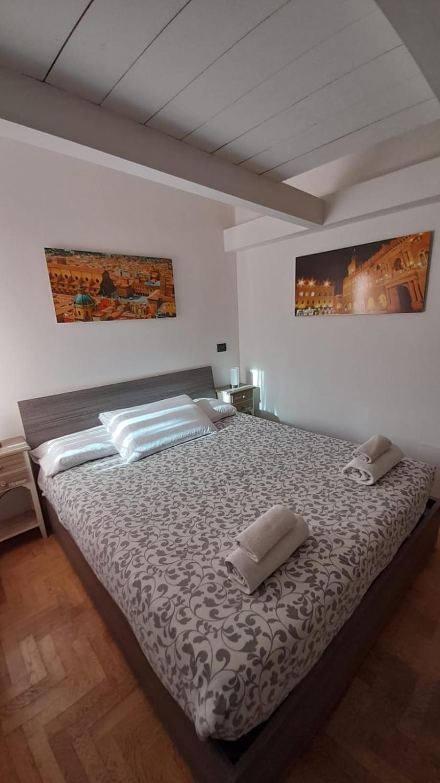 B&B And Home La Piazzetta Della Pioggia Болонья Экстерьер фото