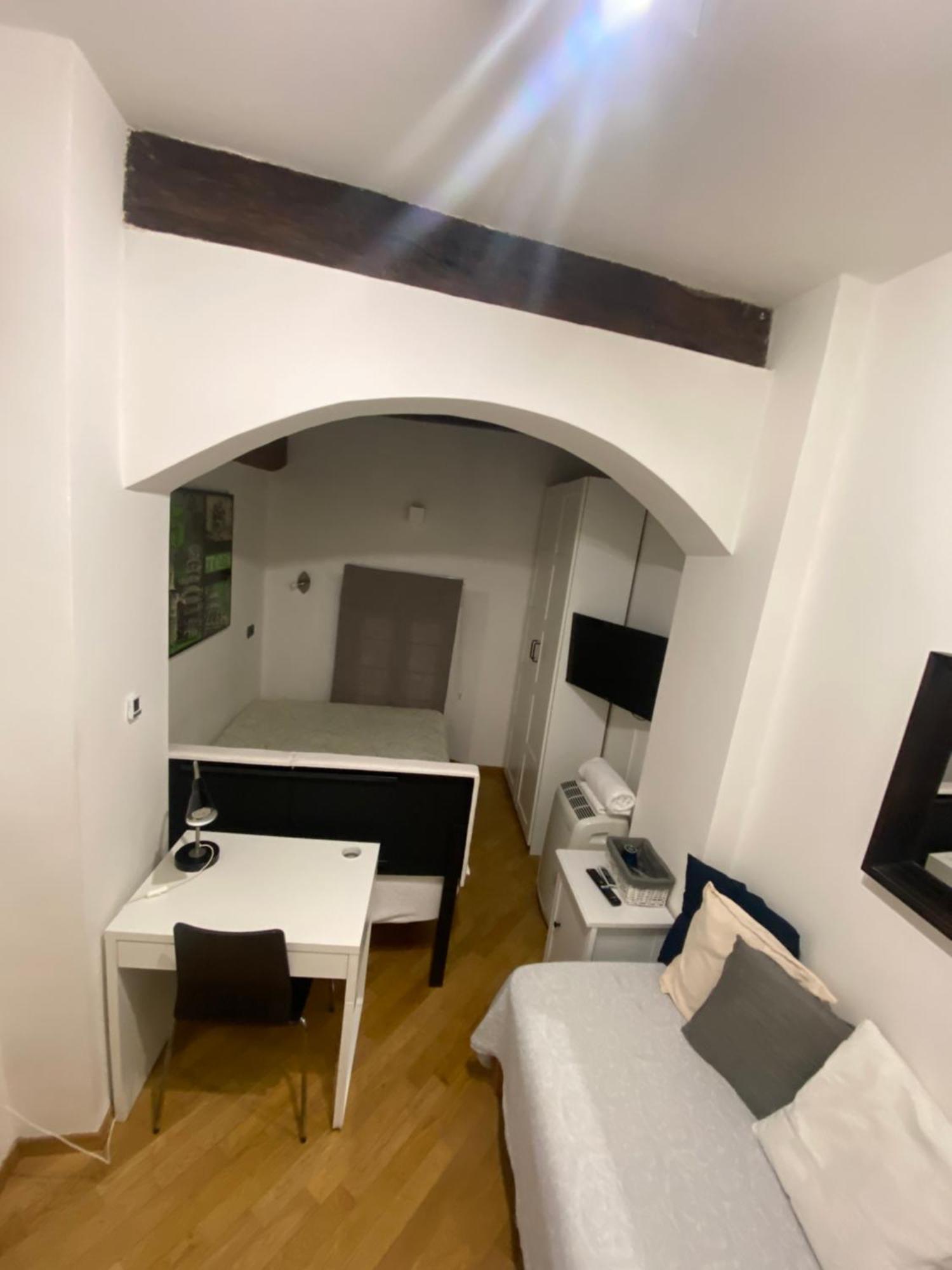 B&B And Home La Piazzetta Della Pioggia Болонья Экстерьер фото