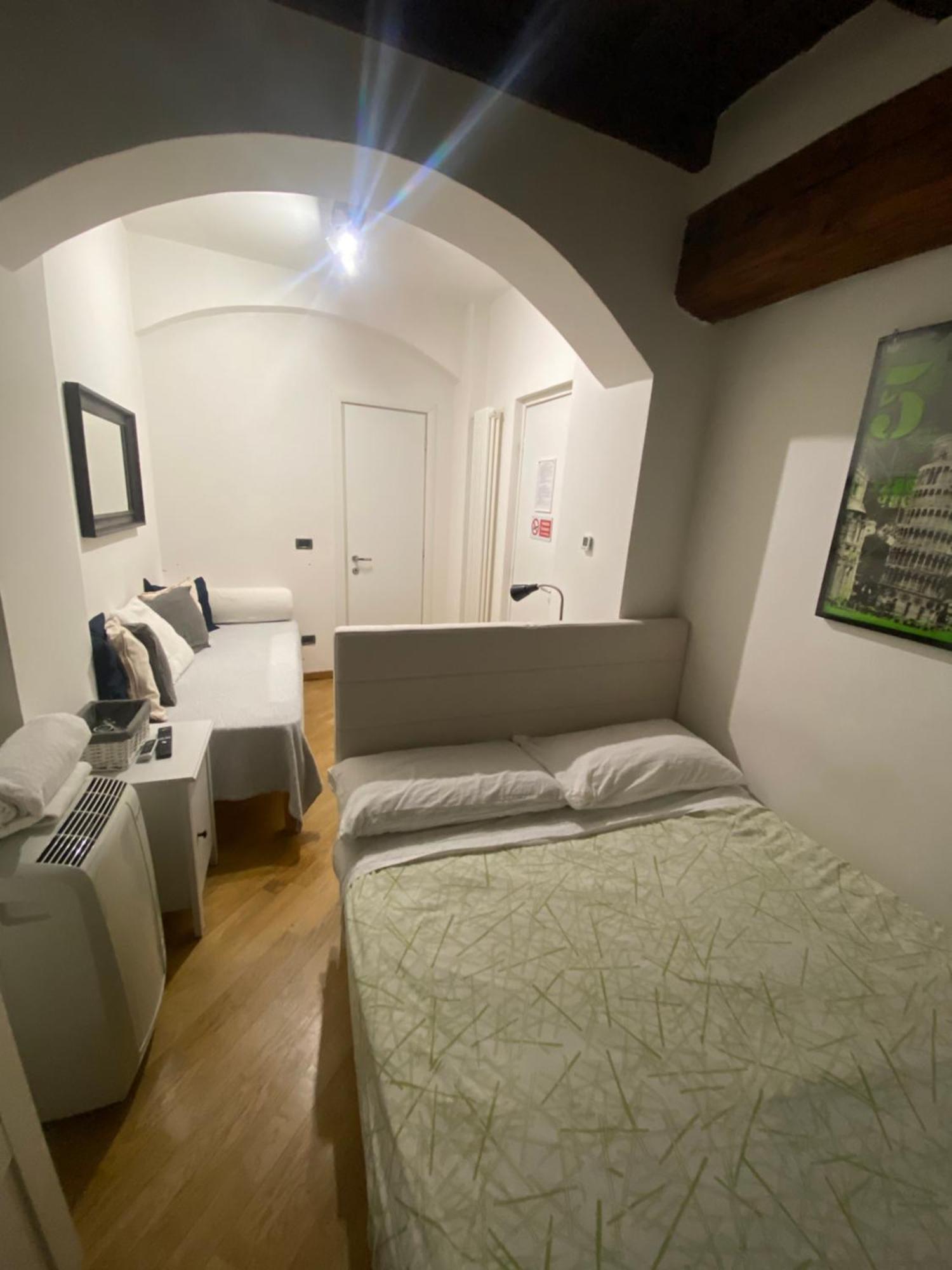B&B And Home La Piazzetta Della Pioggia Болонья Экстерьер фото