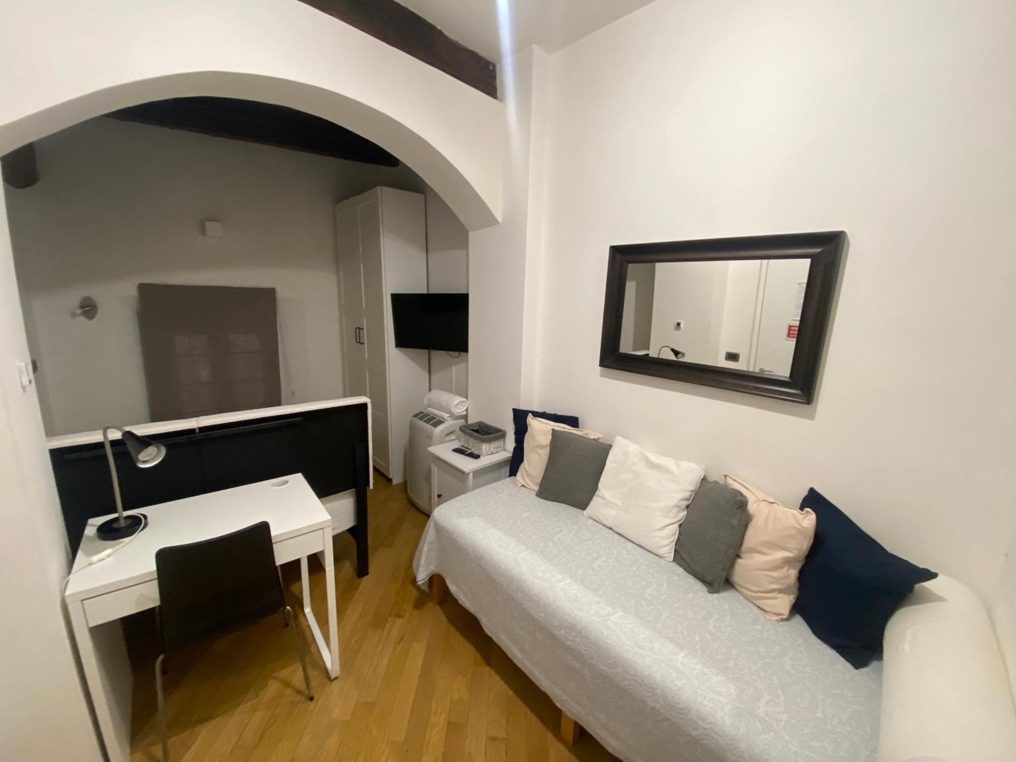 B&B And Home La Piazzetta Della Pioggia Болонья Экстерьер фото
