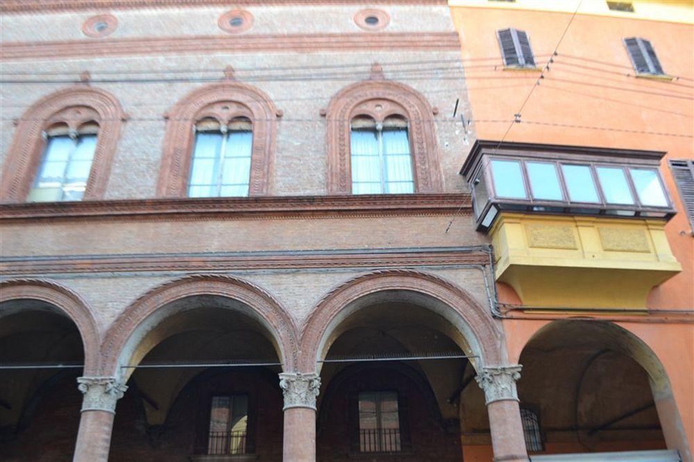 B&B And Home La Piazzetta Della Pioggia Болонья Экстерьер фото