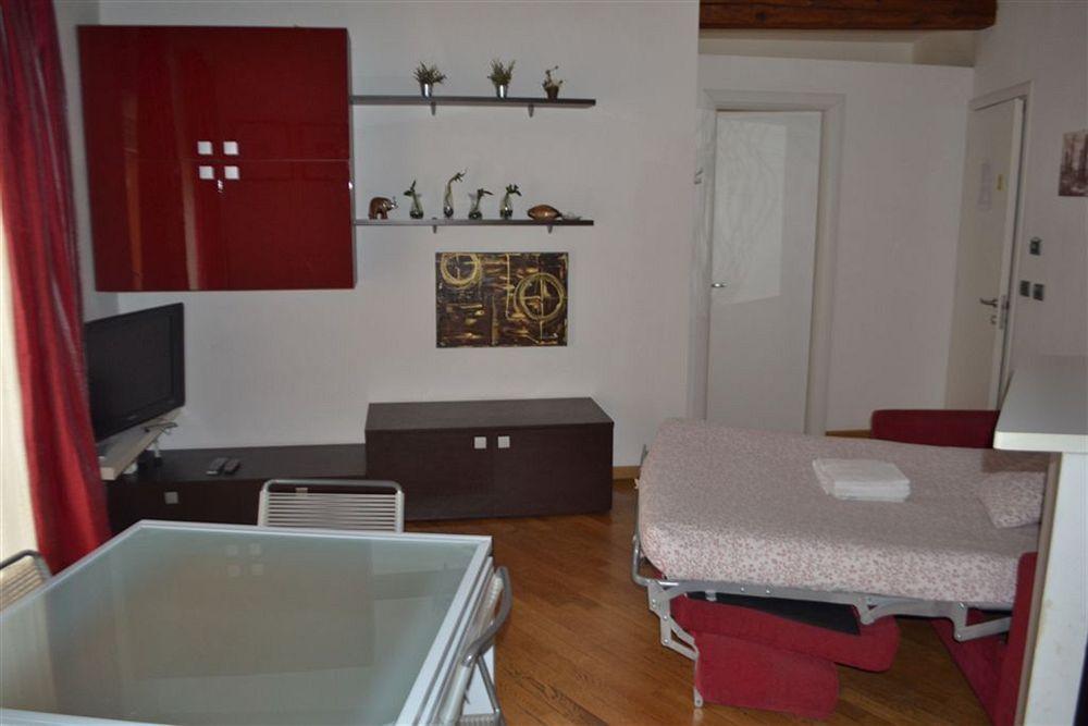 B&B And Home La Piazzetta Della Pioggia Болонья Экстерьер фото