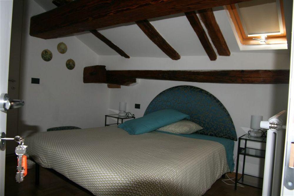 B&B And Home La Piazzetta Della Pioggia Болонья Экстерьер фото