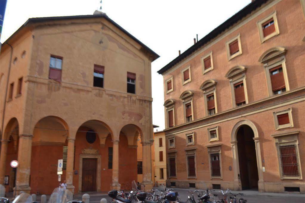 B&B And Home La Piazzetta Della Pioggia Болонья Экстерьер фото